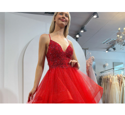 7 virhettä vanhojentanssimekon valinnassa - vältä nämä