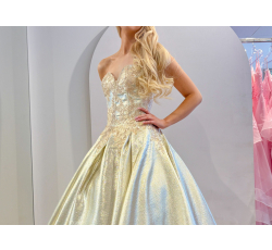 Näin valitset täydellisen vanhojentanssimekon